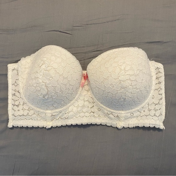 Laura Ashley Other - Excellent condition! 🎀 Laura Ashley lace convertible bra 36C